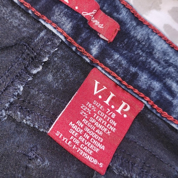 V.I.P. Jeans Denim Shorts - Picture 4 of 4